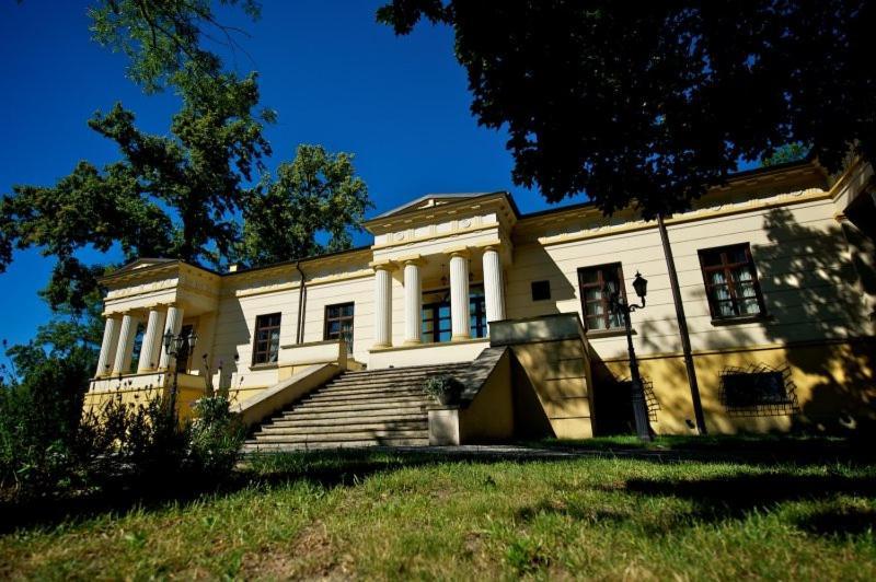 Palac W Malkowie Warta Εξωτερικό φωτογραφία