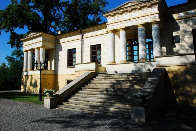 Palac W Malkowie Warta Εξωτερικό φωτογραφία