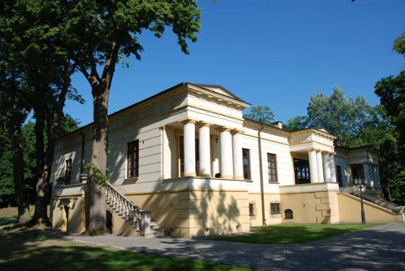 Palac W Malkowie Warta Εξωτερικό φωτογραφία