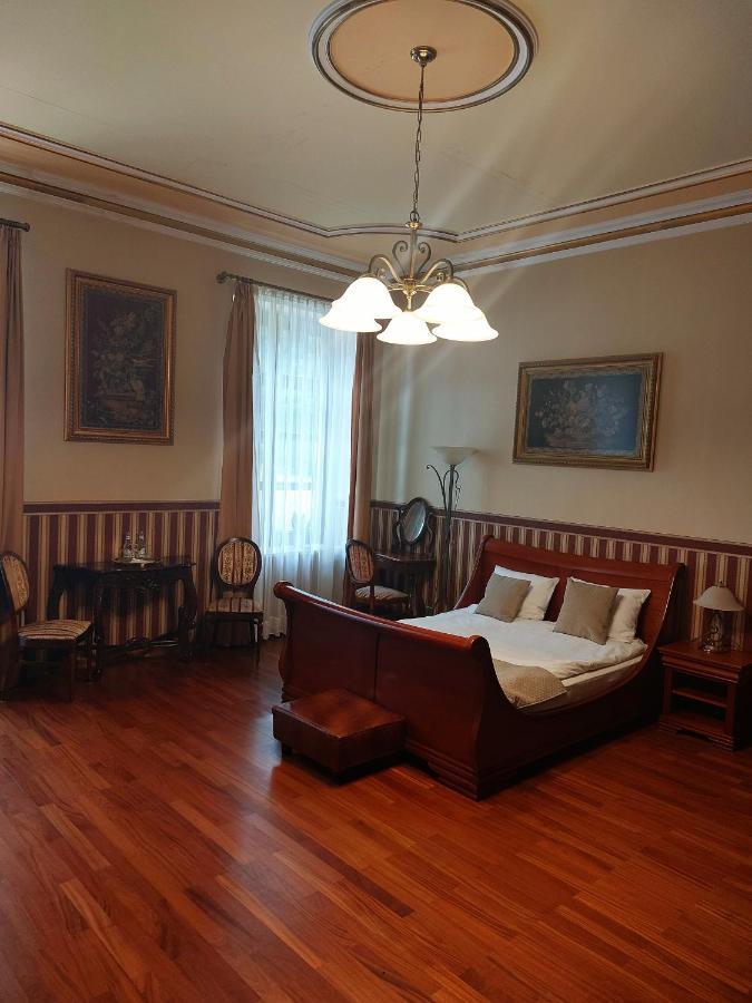 Palac W Malkowie Warta Εξωτερικό φωτογραφία